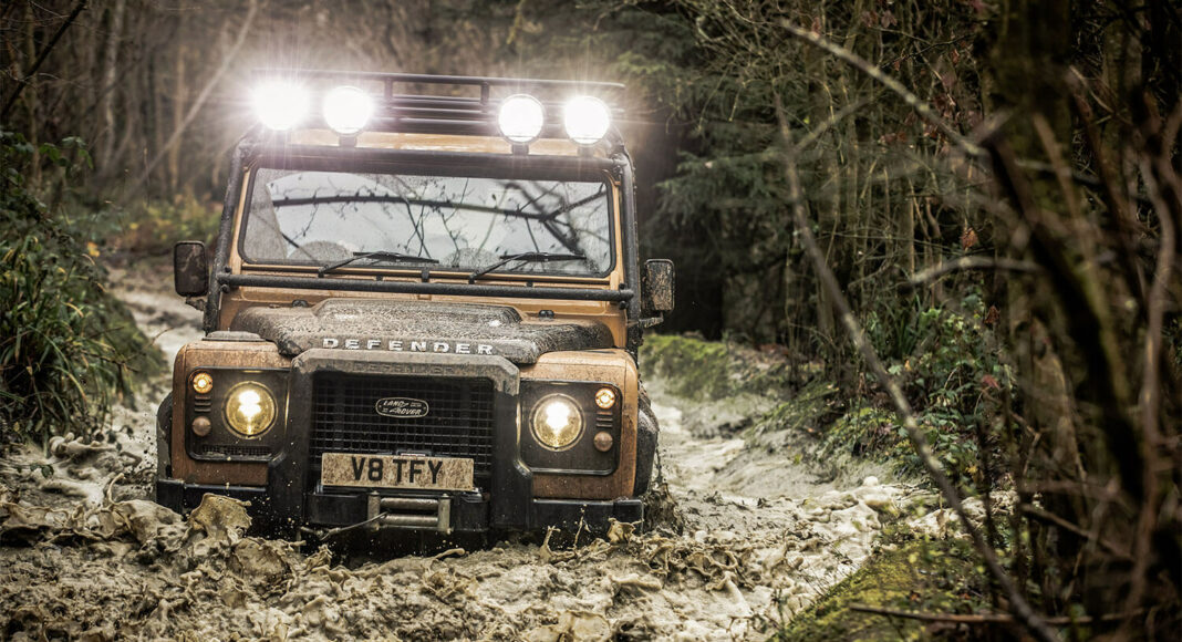 Land Rover Classics bouwt 25 Defender Works V8 Trophy exemplaren