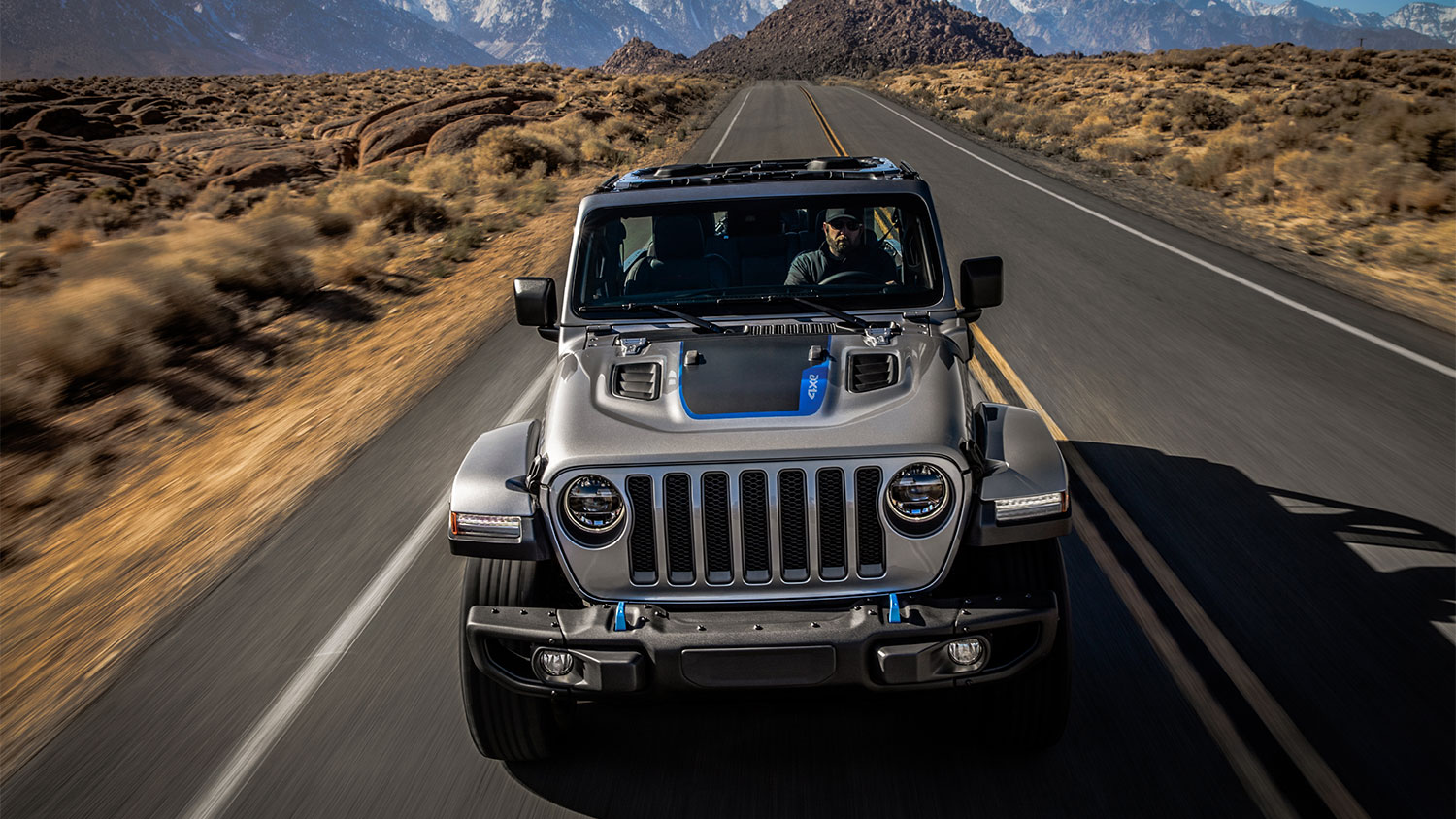 De Jeep Wrangler 4xe Plug-in Hybride Sahara is ongetwijfeld outdoorgeschikt
