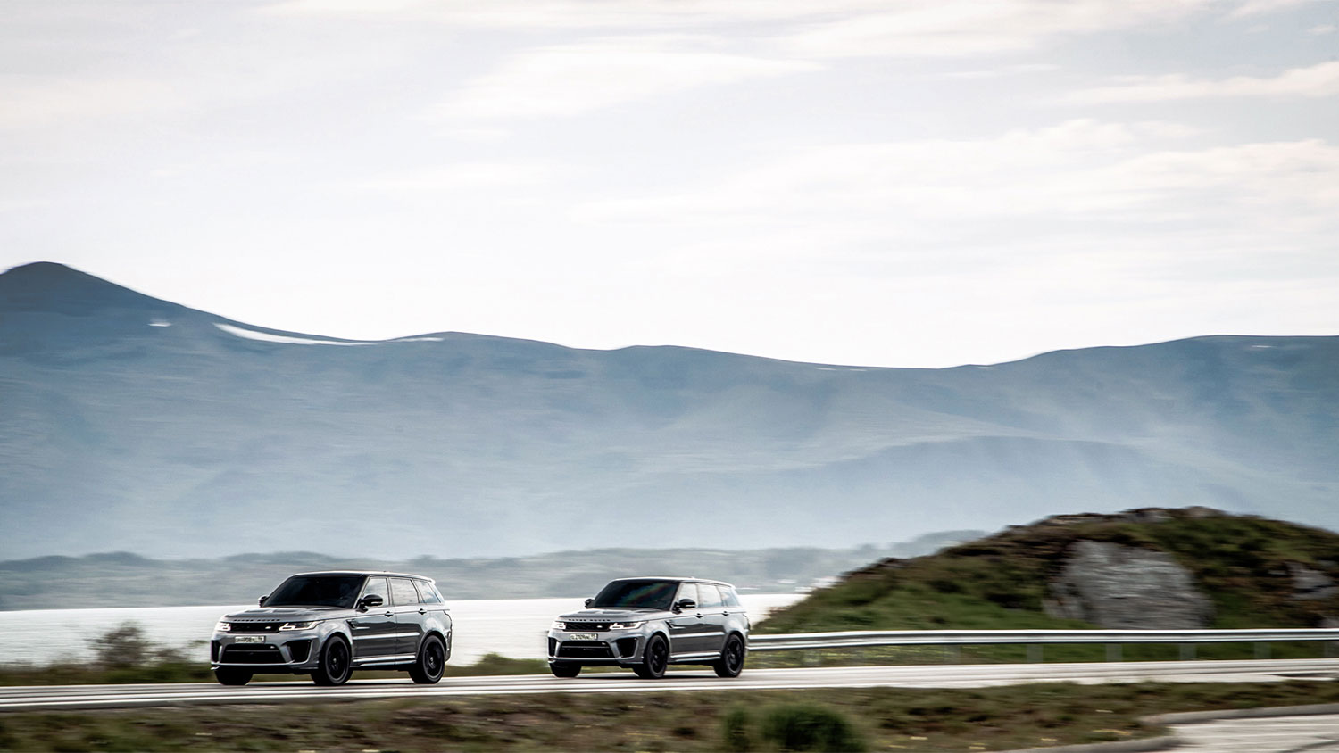 Offroad met de Range Rover SVR in de nieuwste James Bond-film No Time To Die