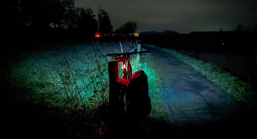 Zicht en zichtbaarheid met de heilige twee-eenheid van fietsverlichting door Lezyne | Review