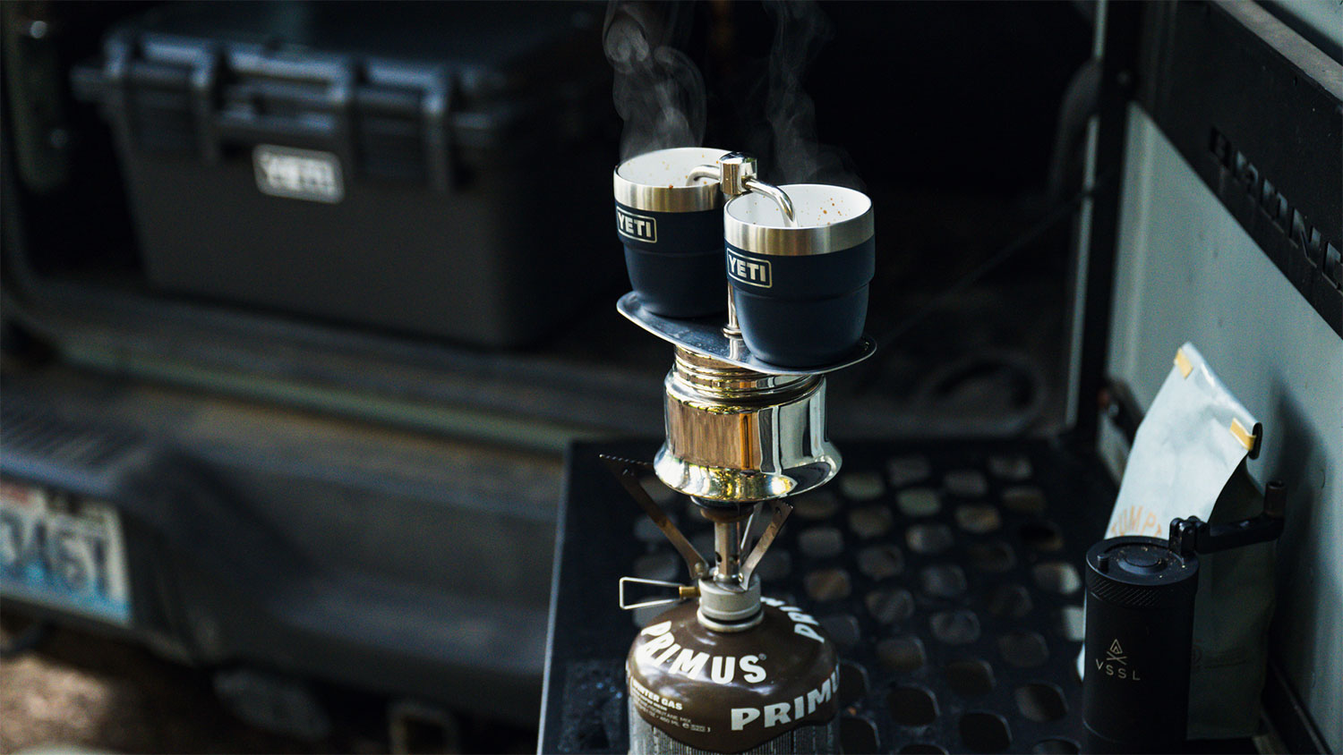 Editors' Picks: Yeti Espresso Cups, ThruDark jumper en Arcade Hardware Belt